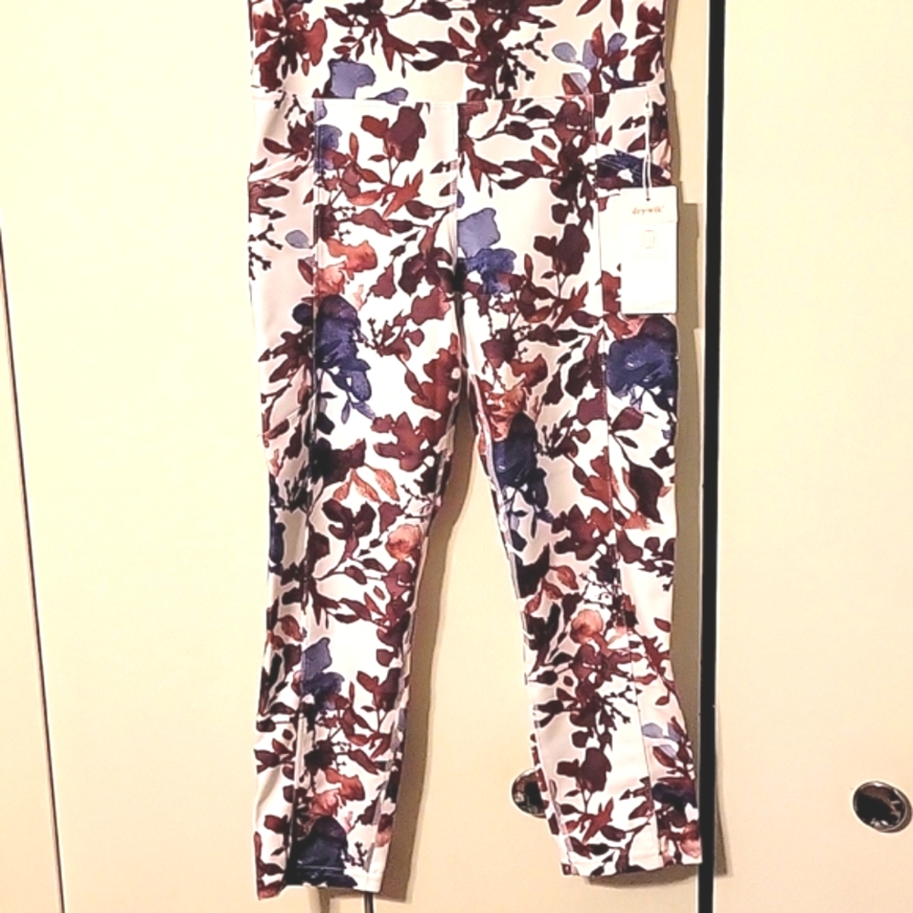 Balance Collection cropped leggings with pockets